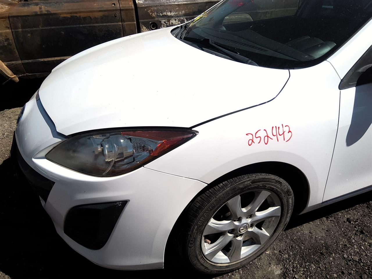 https://f005.backblazeb2.com/file/img-partshotlines-com/Inventory/SW52/Vehicle/21511_10.jpg