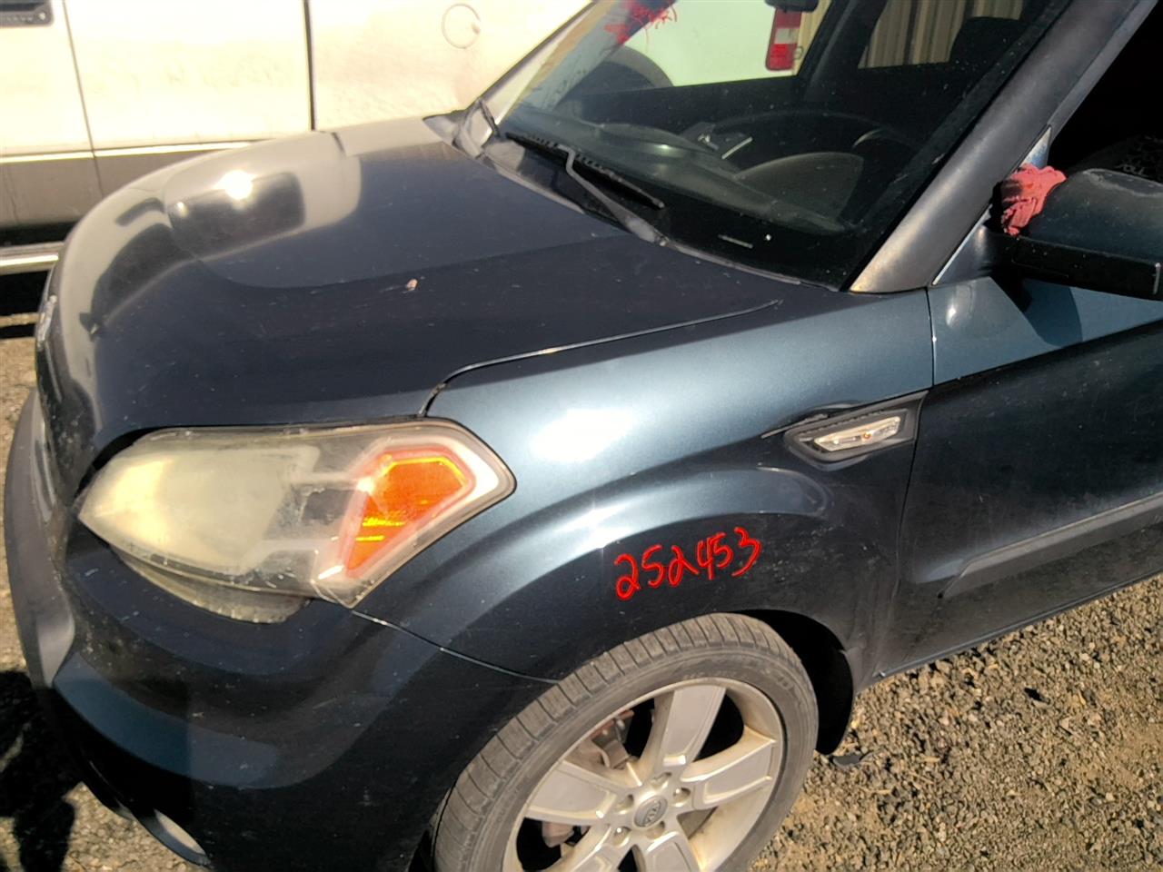https://f005.backblazeb2.com/file/img-partshotlines-com/Inventory/SW52/Vehicle/21520_09.jpg