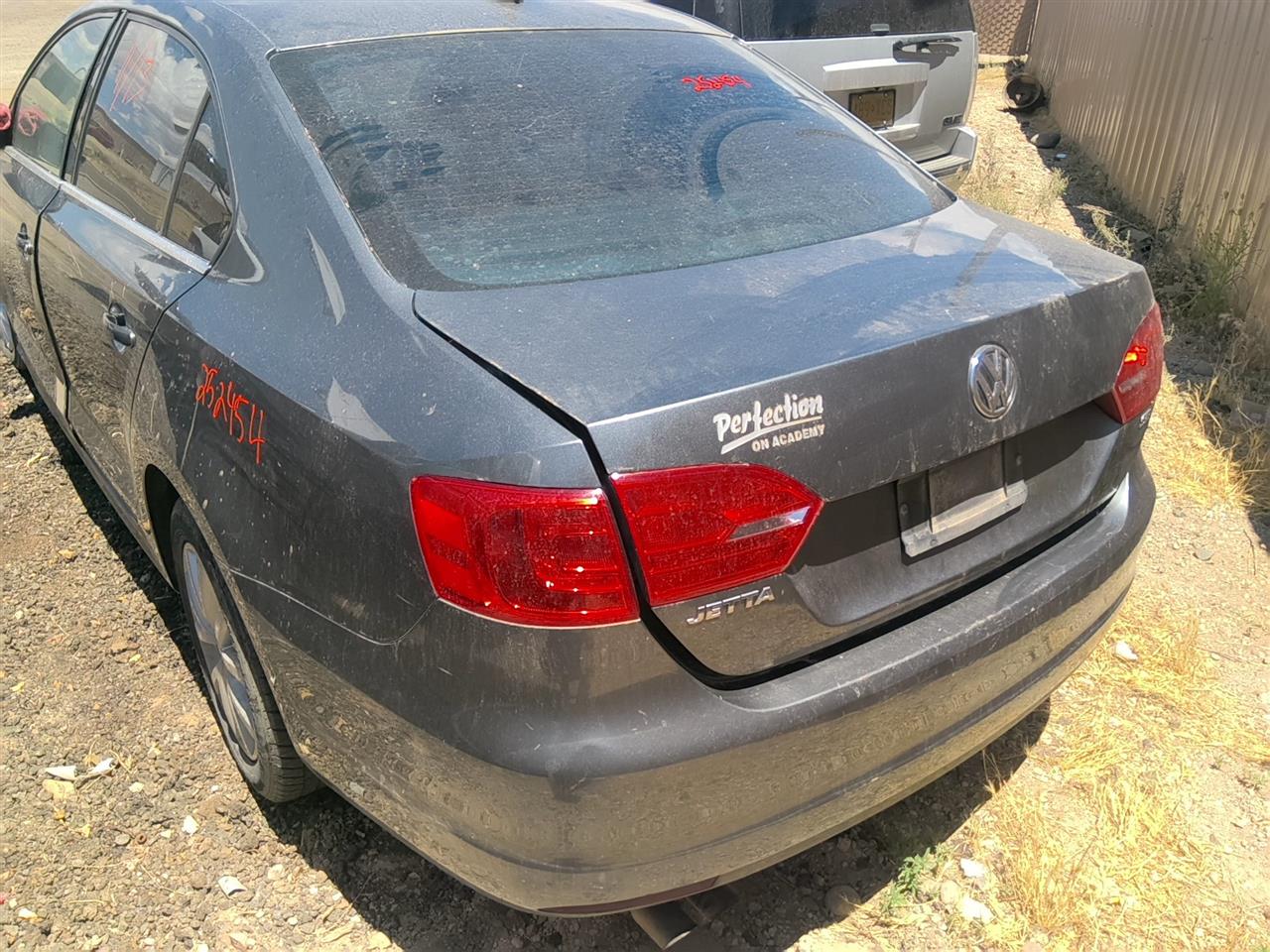 https://f005.backblazeb2.com/file/img-partshotlines-com/Inventory/SW52/Vehicle/21521_13.jpg