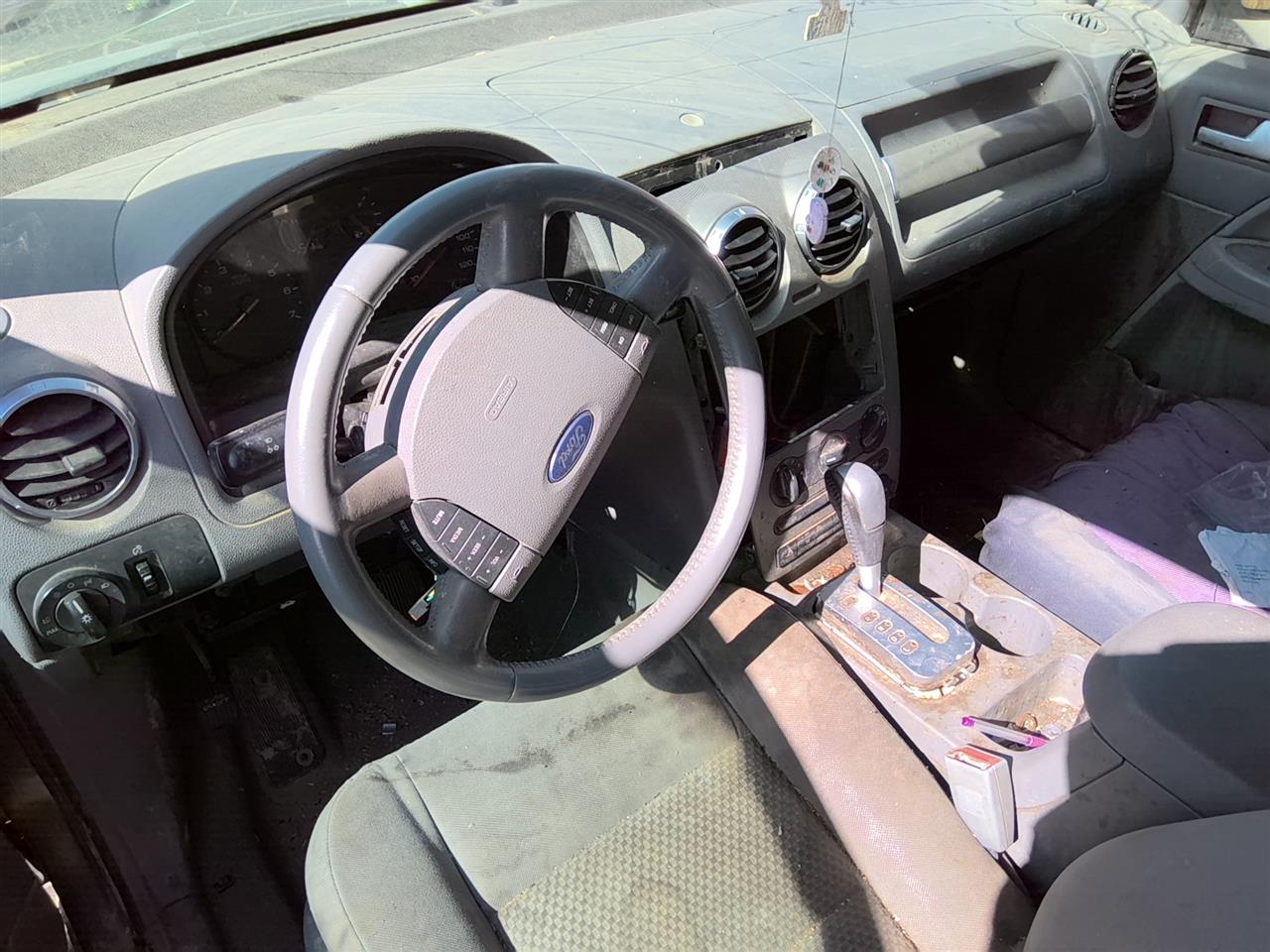 https://f005.backblazeb2.com/file/img-partshotlines-com/Inventory/SW52/Vehicle/21524_01.jpg