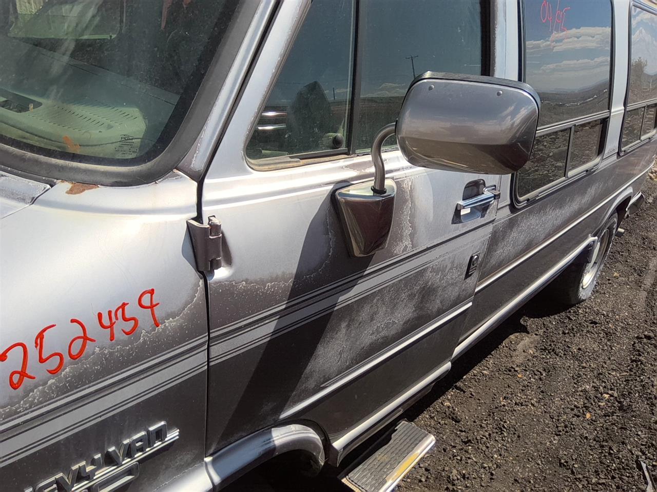 https://f005.backblazeb2.com/file/img-partshotlines-com/Inventory/SW52/Vehicle/21526_11.jpg