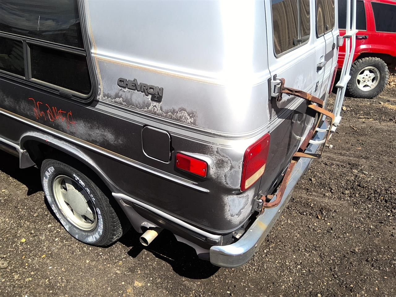 https://f005.backblazeb2.com/file/img-partshotlines-com/Inventory/SW52/Vehicle/21526_13.jpg