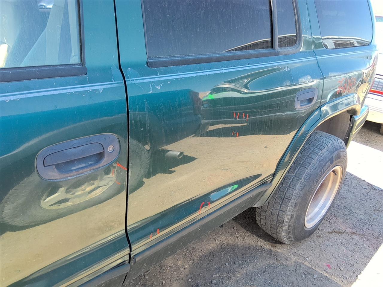 https://f005.backblazeb2.com/file/img-partshotlines-com/Inventory/SW52/Vehicle/21555_11.jpg