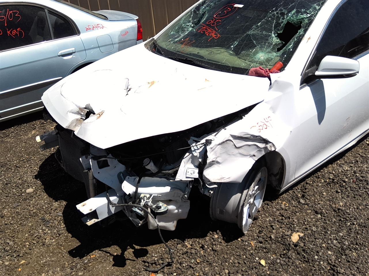 https://f005.backblazeb2.com/file/img-partshotlines-com/Inventory/SW52/Vehicle/21556_08.jpg