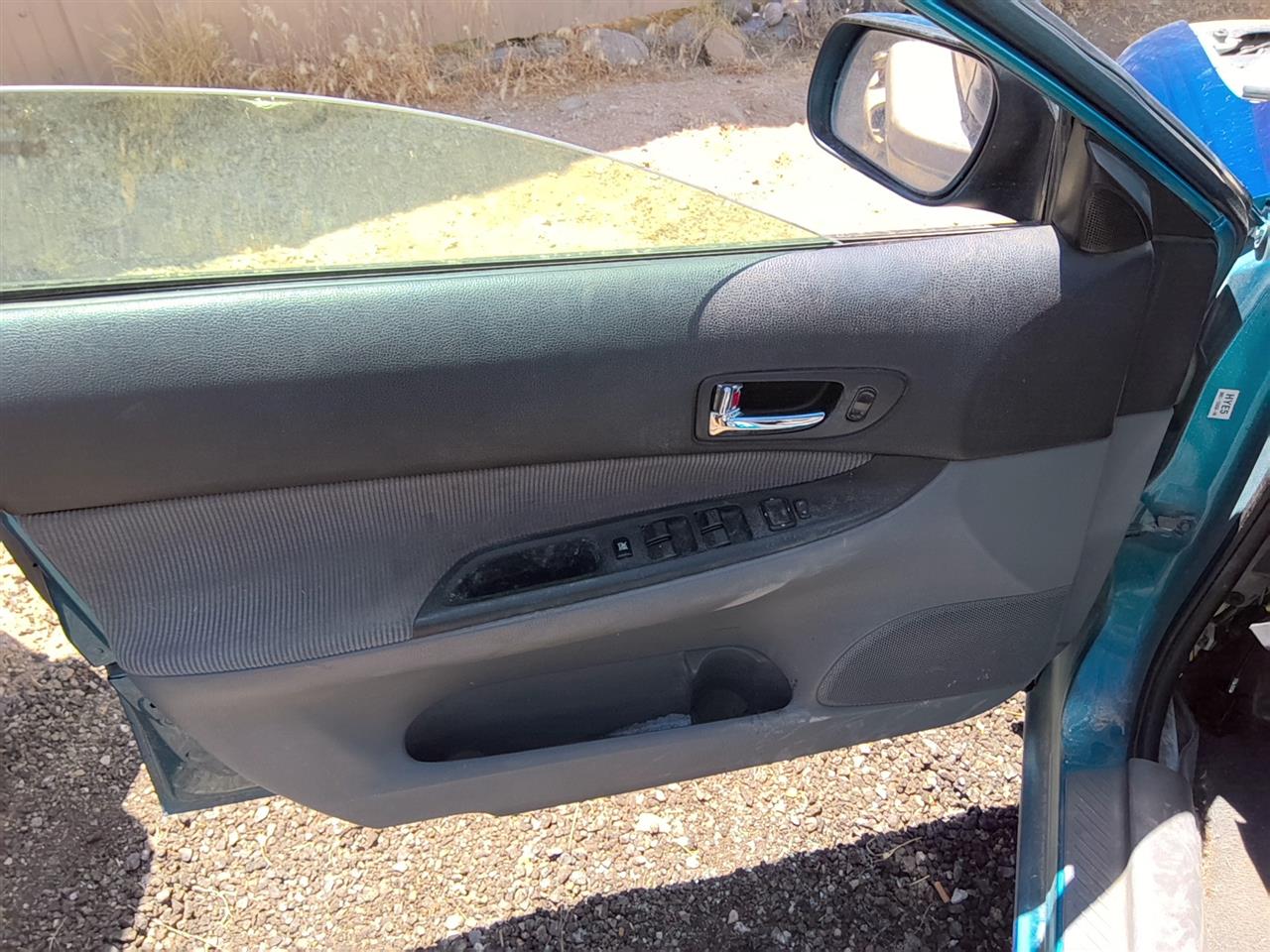 https://f005.backblazeb2.com/file/img-partshotlines-com/Inventory/SW52/Vehicle/21592_02.jpg