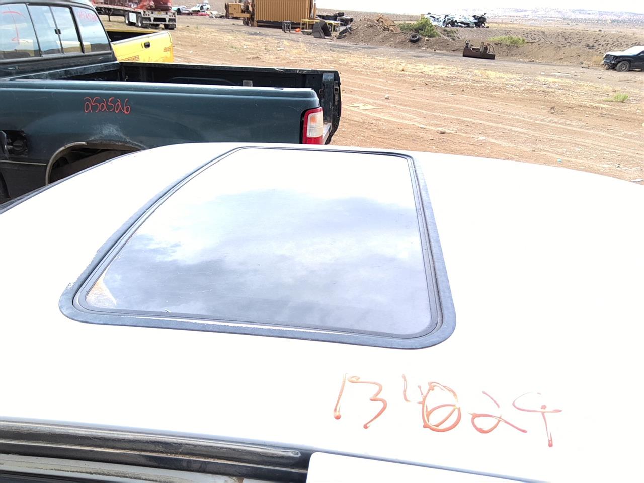 https://f005.backblazeb2.com/file/img-partshotlines-com/Inventory/SW52/Vehicle/21594_04.jpg