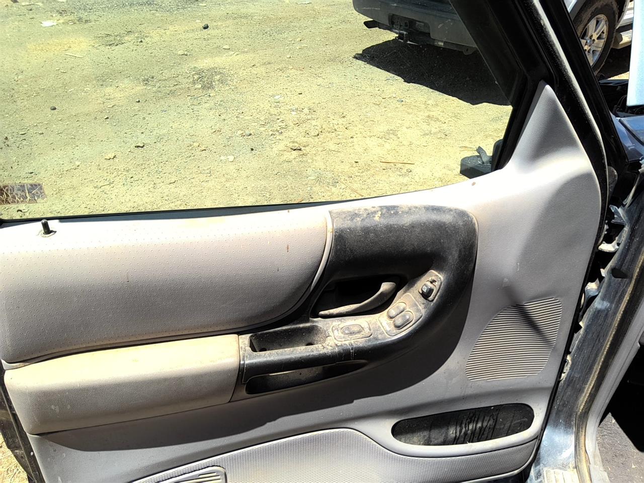 https://f005.backblazeb2.com/file/img-partshotlines-com/Inventory/SW52/Vehicle/21595_02.jpg