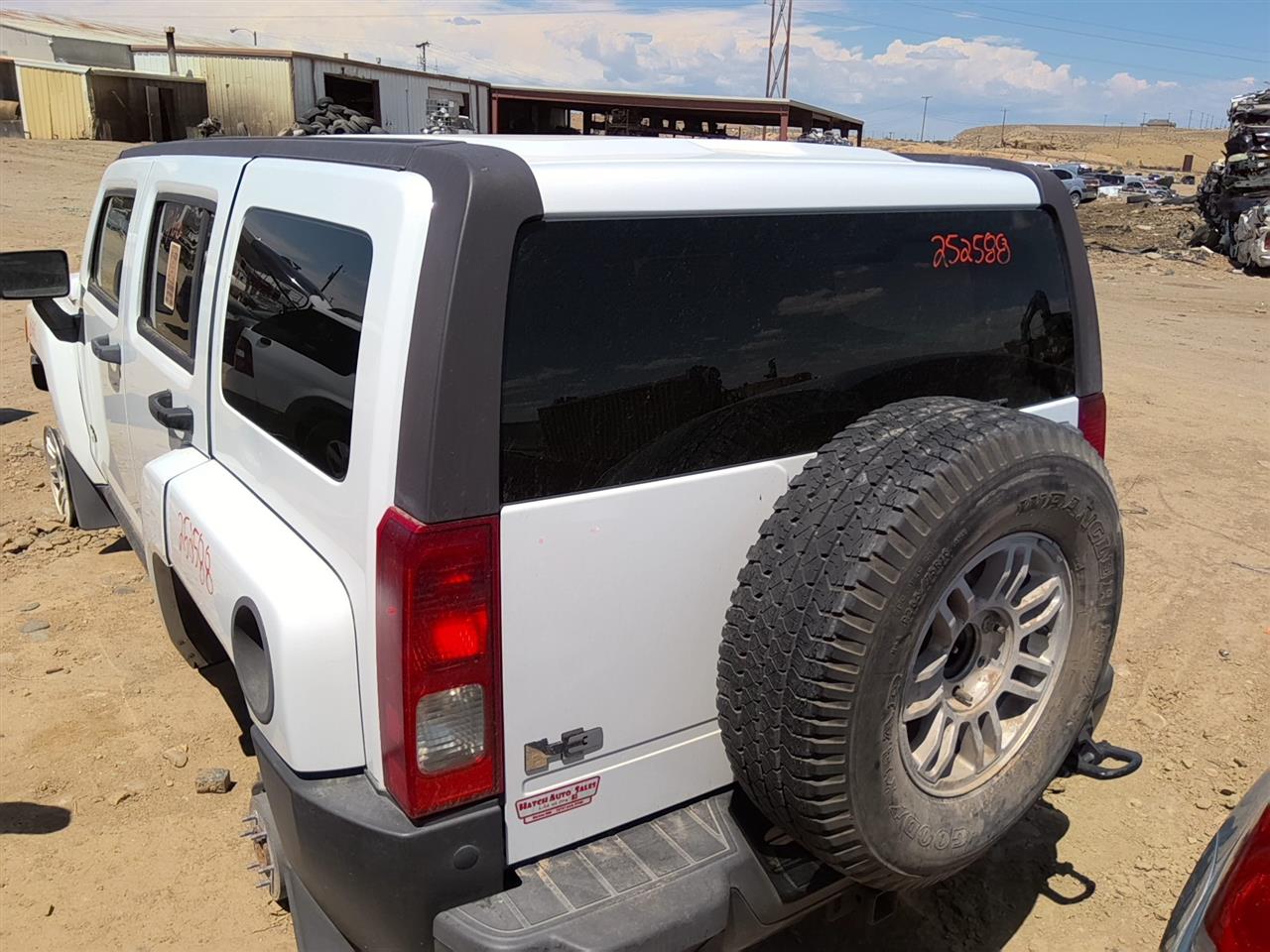 https://f005.backblazeb2.com/file/img-partshotlines-com/Inventory/SW52/Vehicle/21626_12.jpg