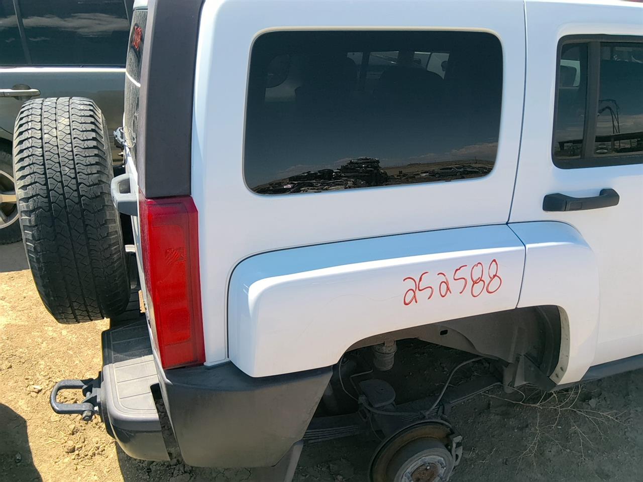 https://f005.backblazeb2.com/file/img-partshotlines-com/Inventory/SW52/Vehicle/21626_13.jpg
