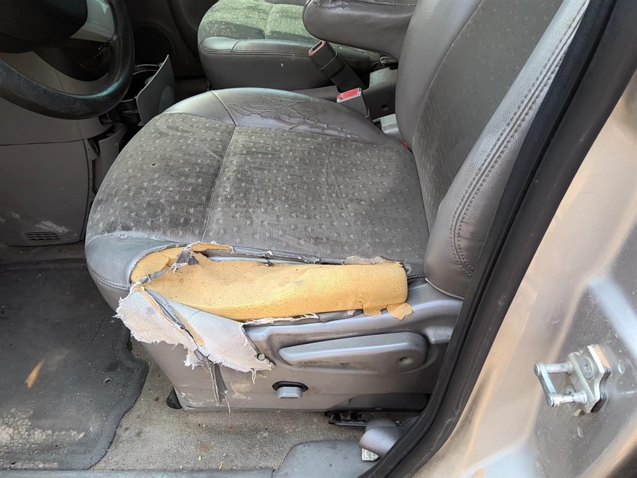 https://f005.backblazeb2.com/file/img-partshotlines-com/Inventory/SW52/Vehicle/21638_03.jpg