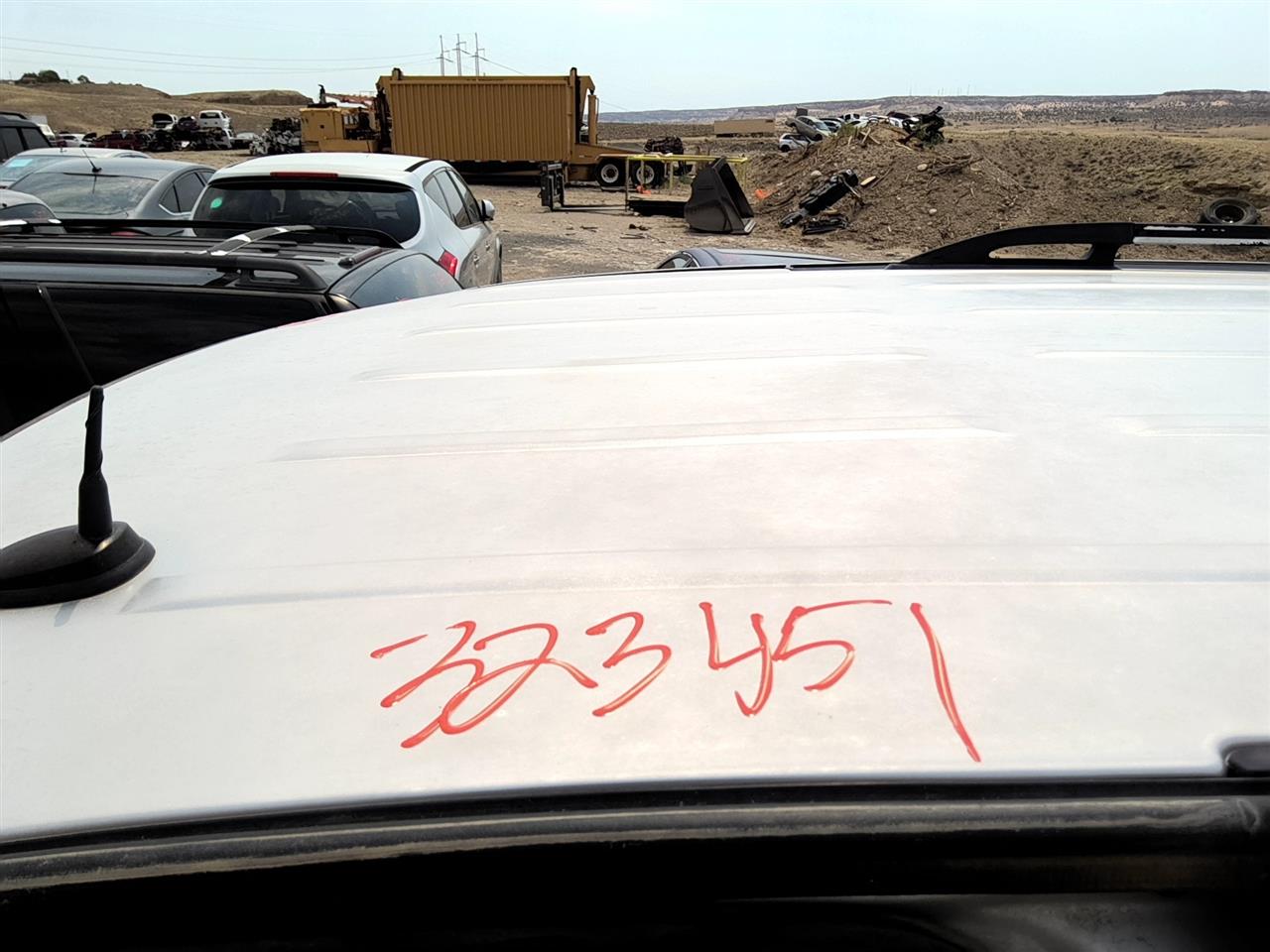 https://f005.backblazeb2.com/file/img-partshotlines-com/Inventory/SW52/Vehicle/21638_04.jpg