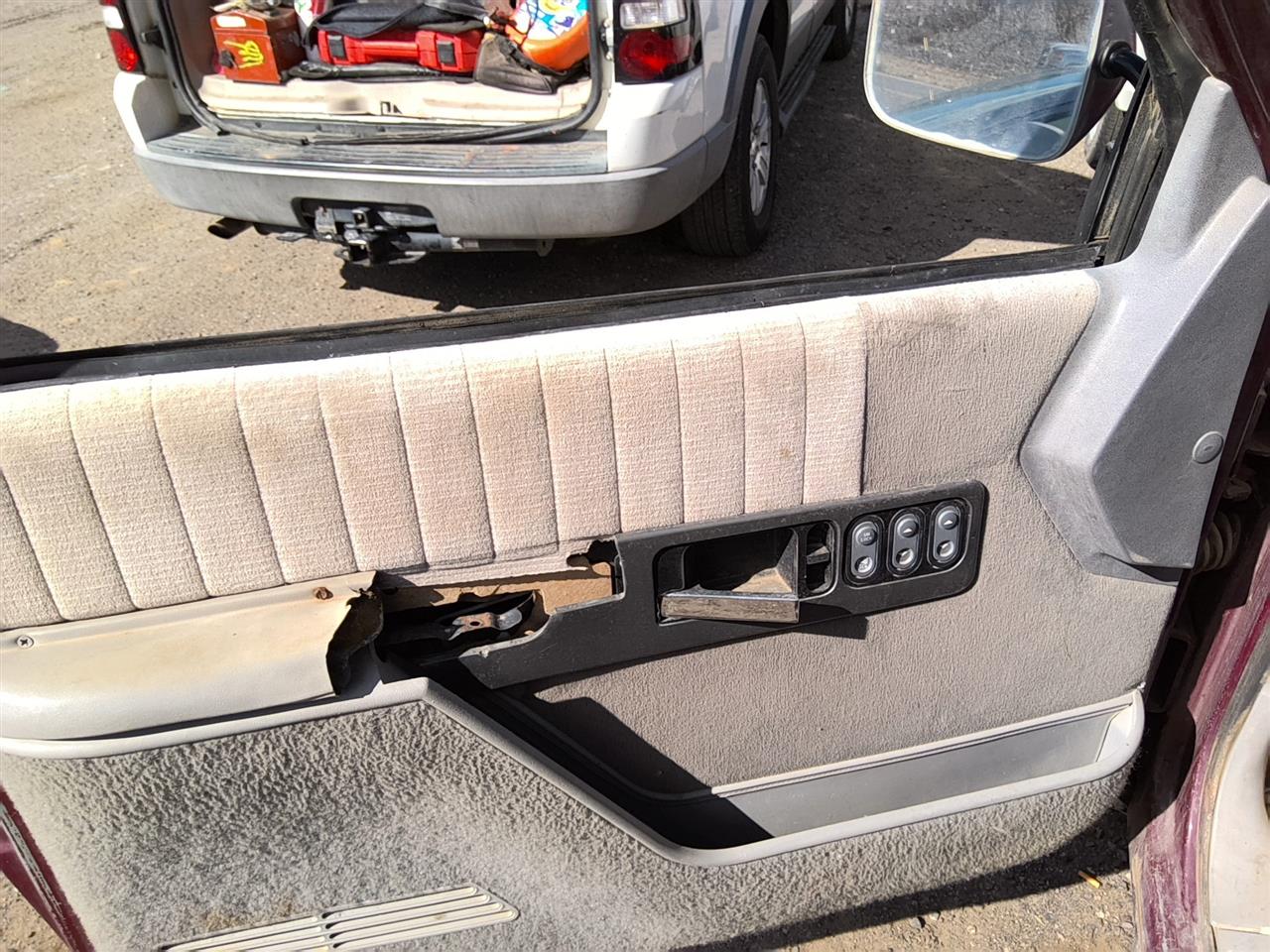https://f005.backblazeb2.com/file/img-partshotlines-com/Inventory/SW52/Vehicle/21695_03.jpg