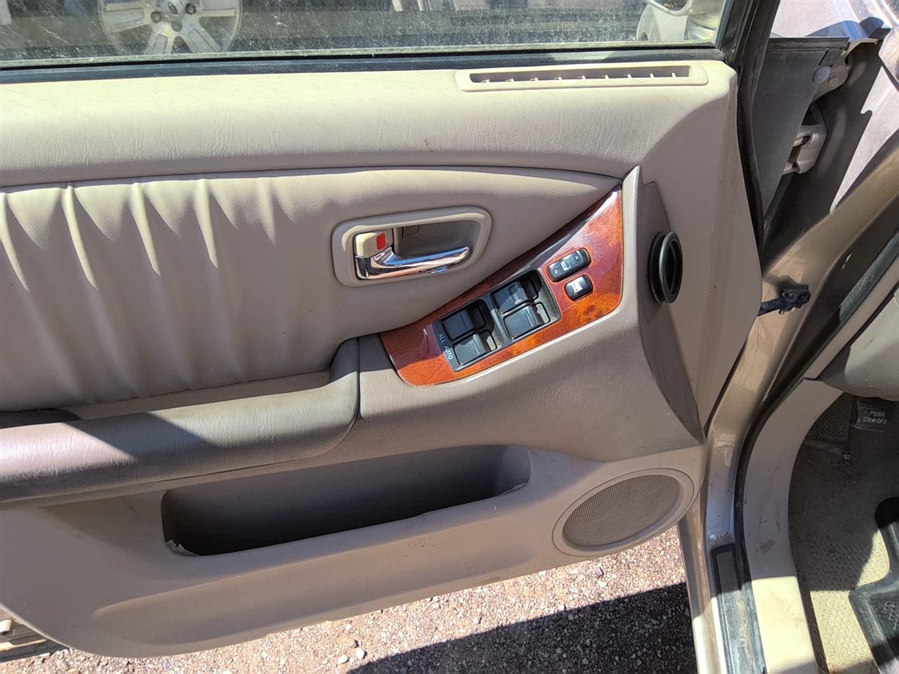 https://f005.backblazeb2.com/file/img-partshotlines-com/Inventory/SW52/Vehicle/21708_02.jpg