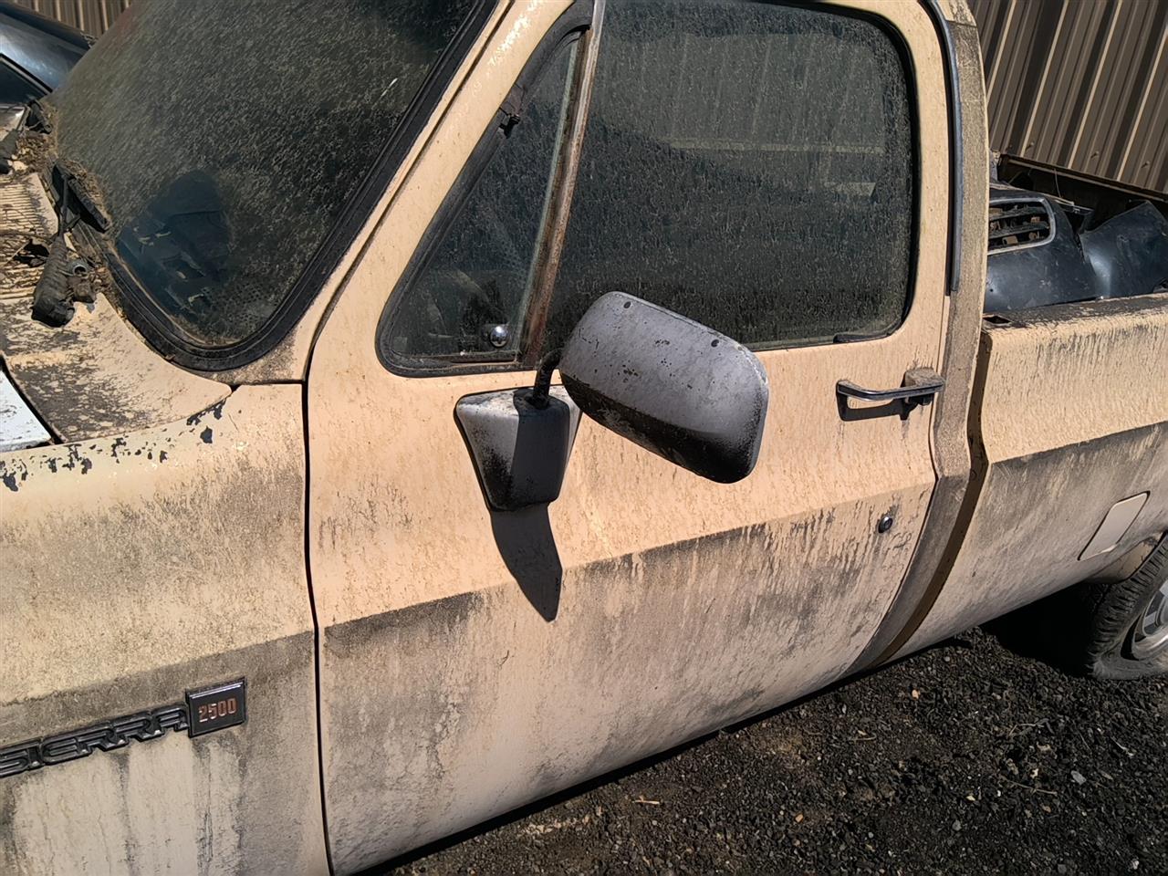 https://f005.backblazeb2.com/file/img-partshotlines-com/Inventory/SW52/Vehicle/21715_11.jpg
