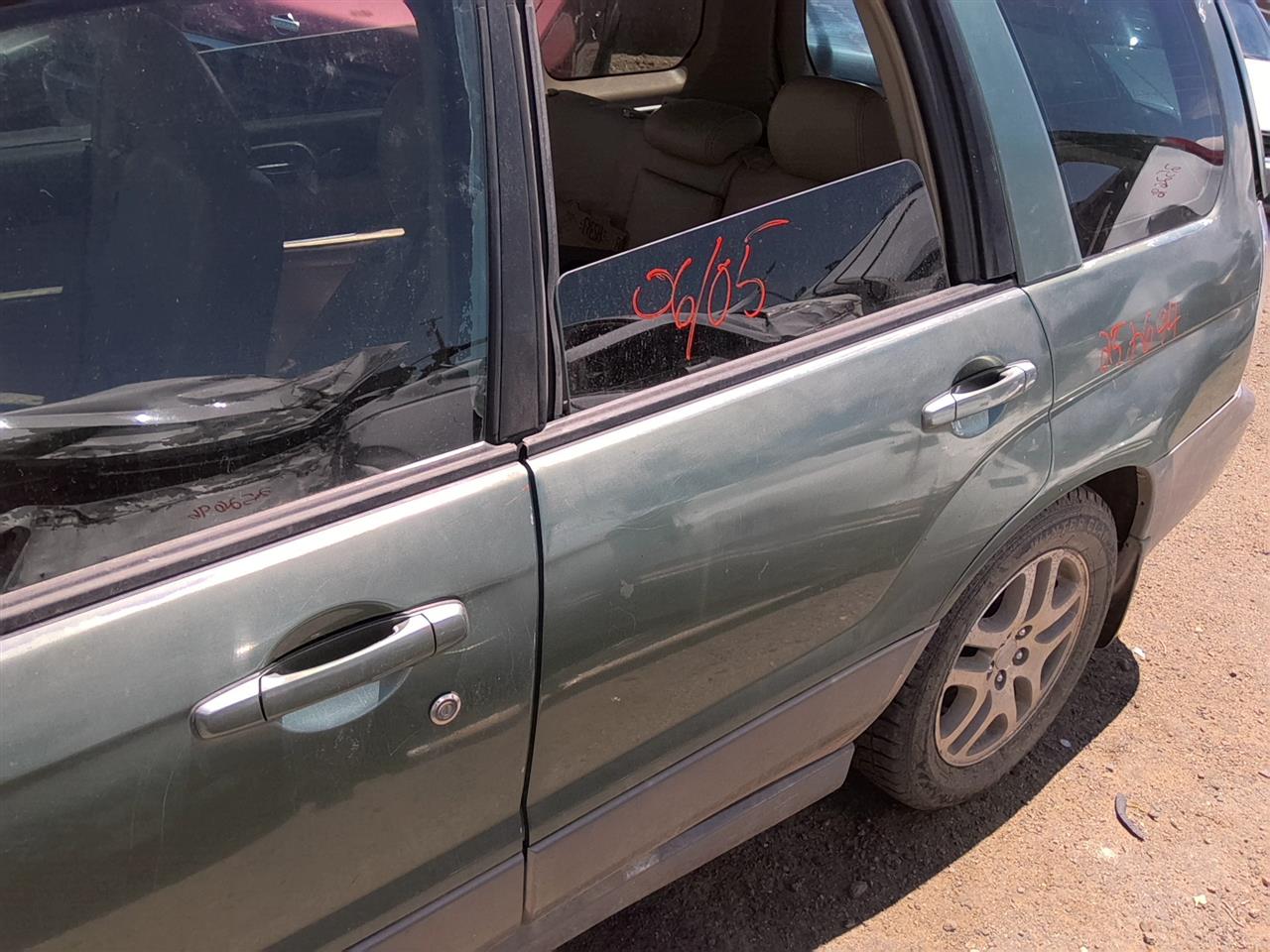 https://f005.backblazeb2.com/file/img-partshotlines-com/Inventory/SW52/Vehicle/21762_10.jpg