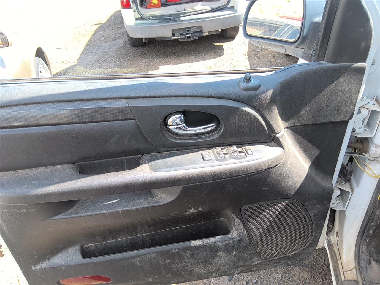 https://f005.backblazeb2.com/file/img-partshotlines-com/Inventory/SW52/Vehicle/21767_02.jpg