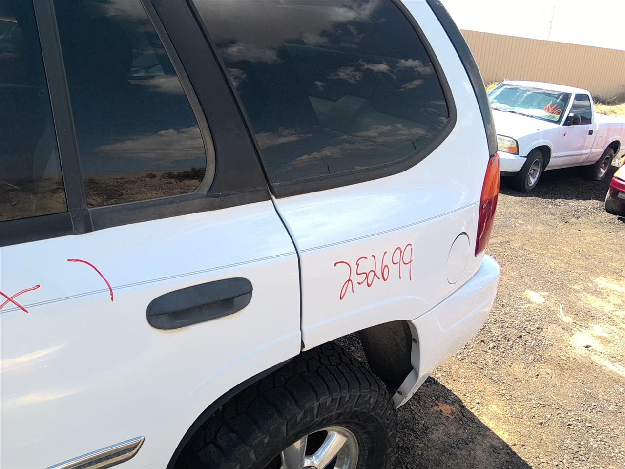 https://f005.backblazeb2.com/file/img-partshotlines-com/Inventory/SW52/Vehicle/21767_12.jpg