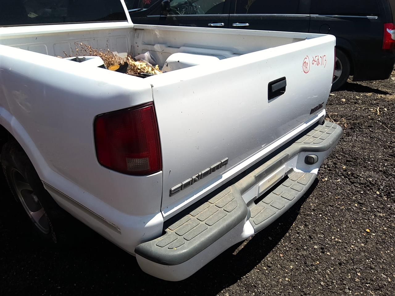 https://f005.backblazeb2.com/file/img-partshotlines-com/Inventory/SW52/Vehicle/21781_13.jpg