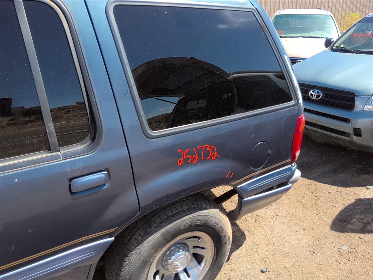 https://f005.backblazeb2.com/file/img-partshotlines-com/Inventory/SW52/Vehicle/21800_13.jpg