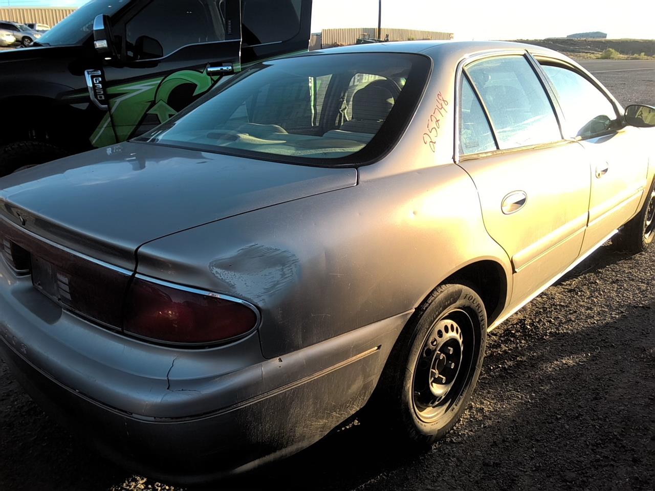 https://f005.backblazeb2.com/file/img-partshotlines-com/Inventory/SW52/Vehicle/21816_08.jpg