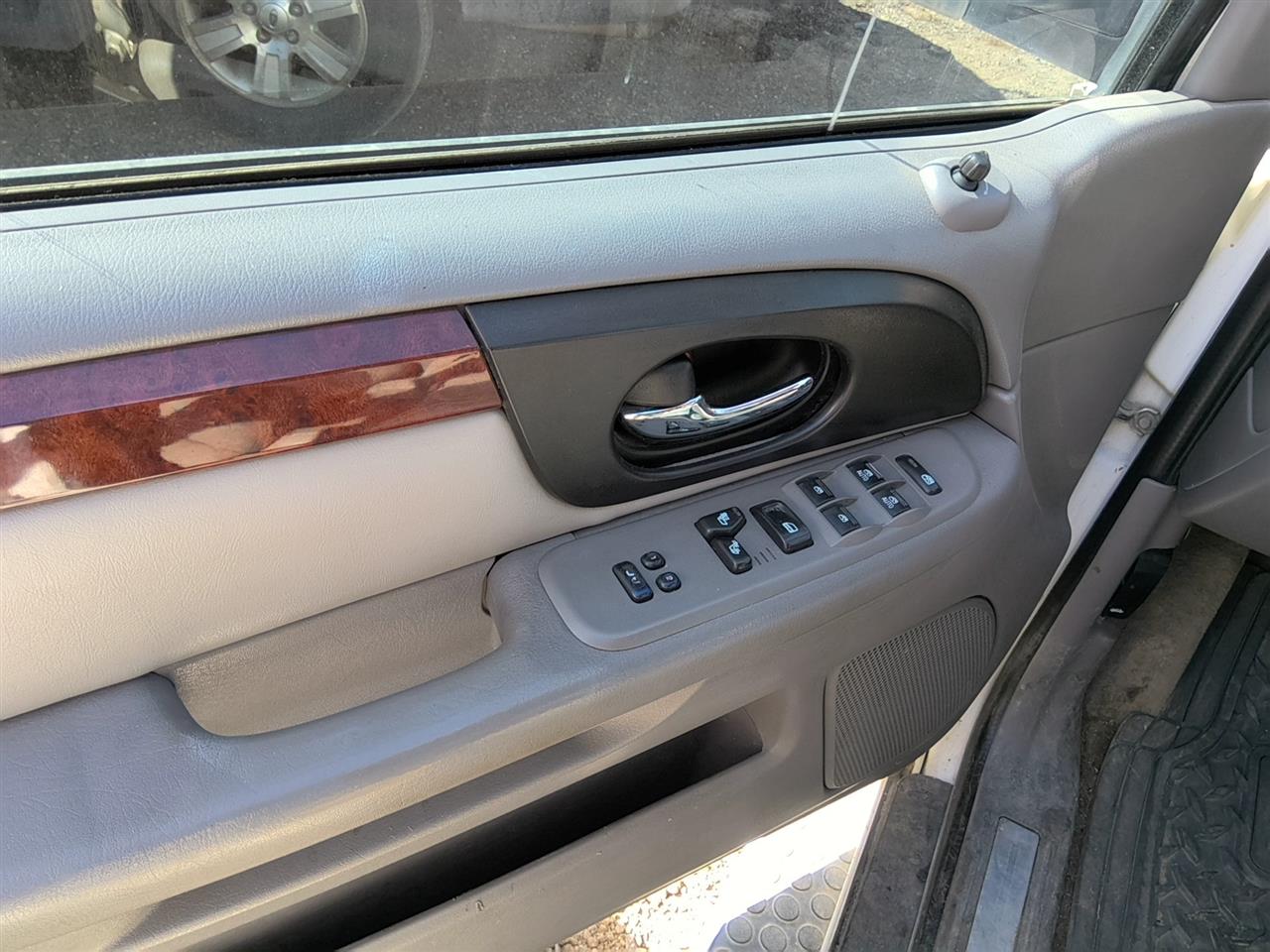 https://f005.backblazeb2.com/file/img-partshotlines-com/Inventory/SW52/Vehicle/21832_02.jpg