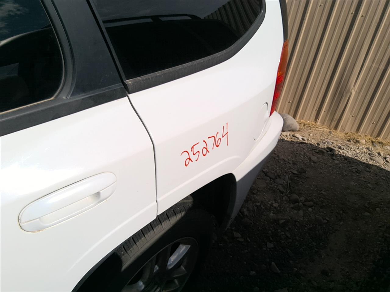 https://f005.backblazeb2.com/file/img-partshotlines-com/Inventory/SW52/Vehicle/21832_13.jpg