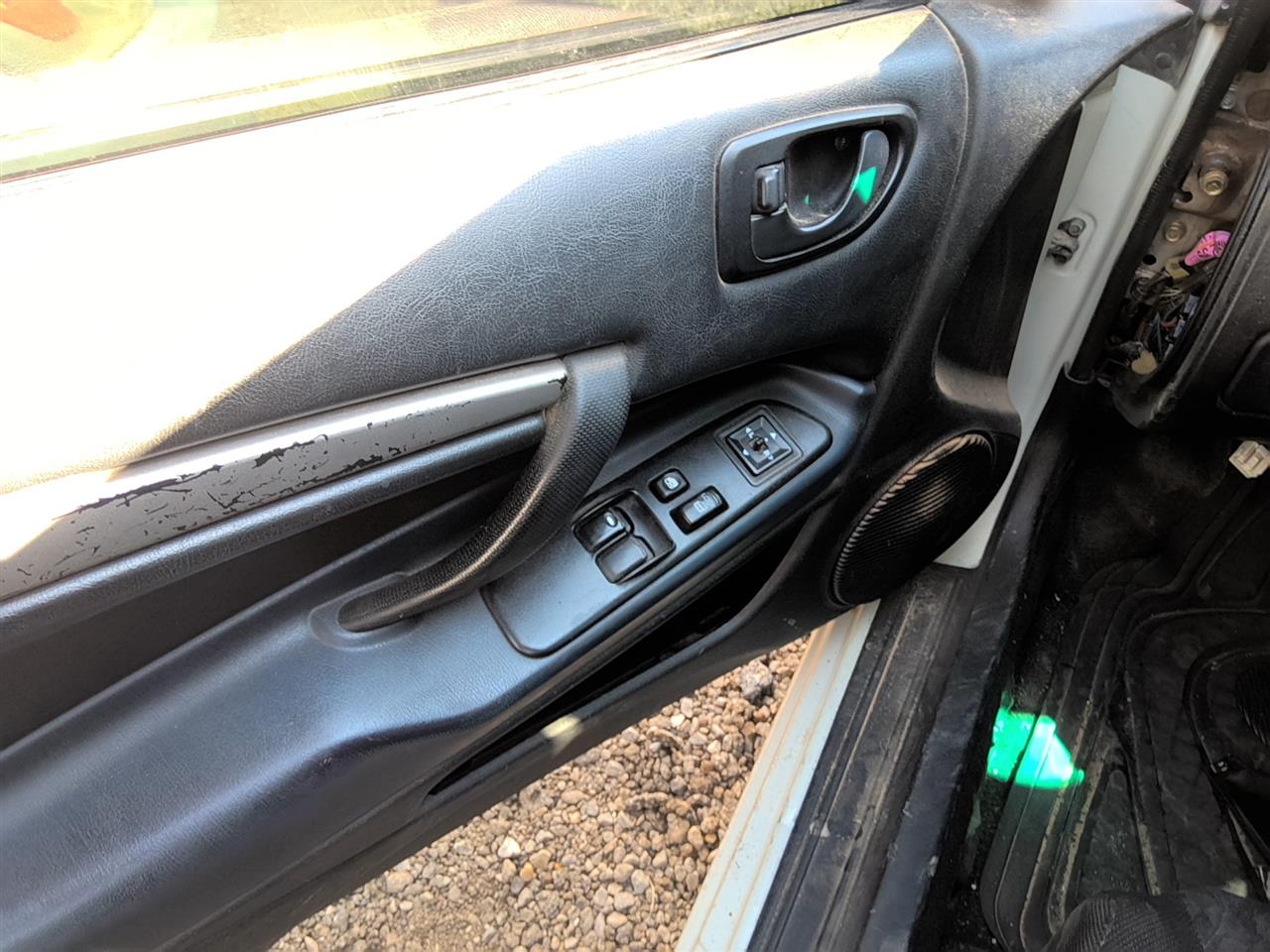 https://f005.backblazeb2.com/file/img-partshotlines-com/Inventory/SW52/Vehicle/21869_02.jpg