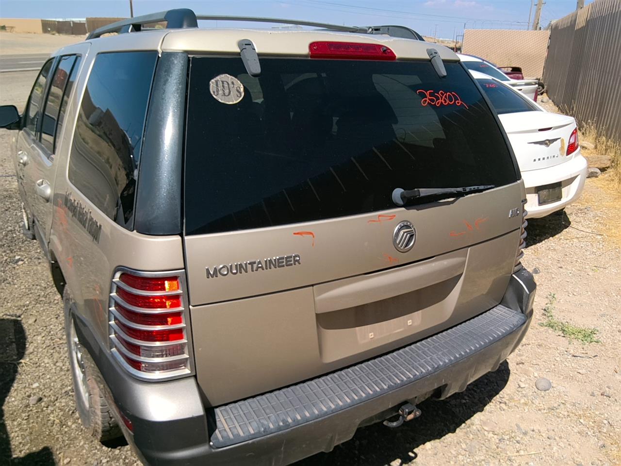 https://f005.backblazeb2.com/file/img-partshotlines-com/Inventory/SW52/Vehicle/21871_13.jpg