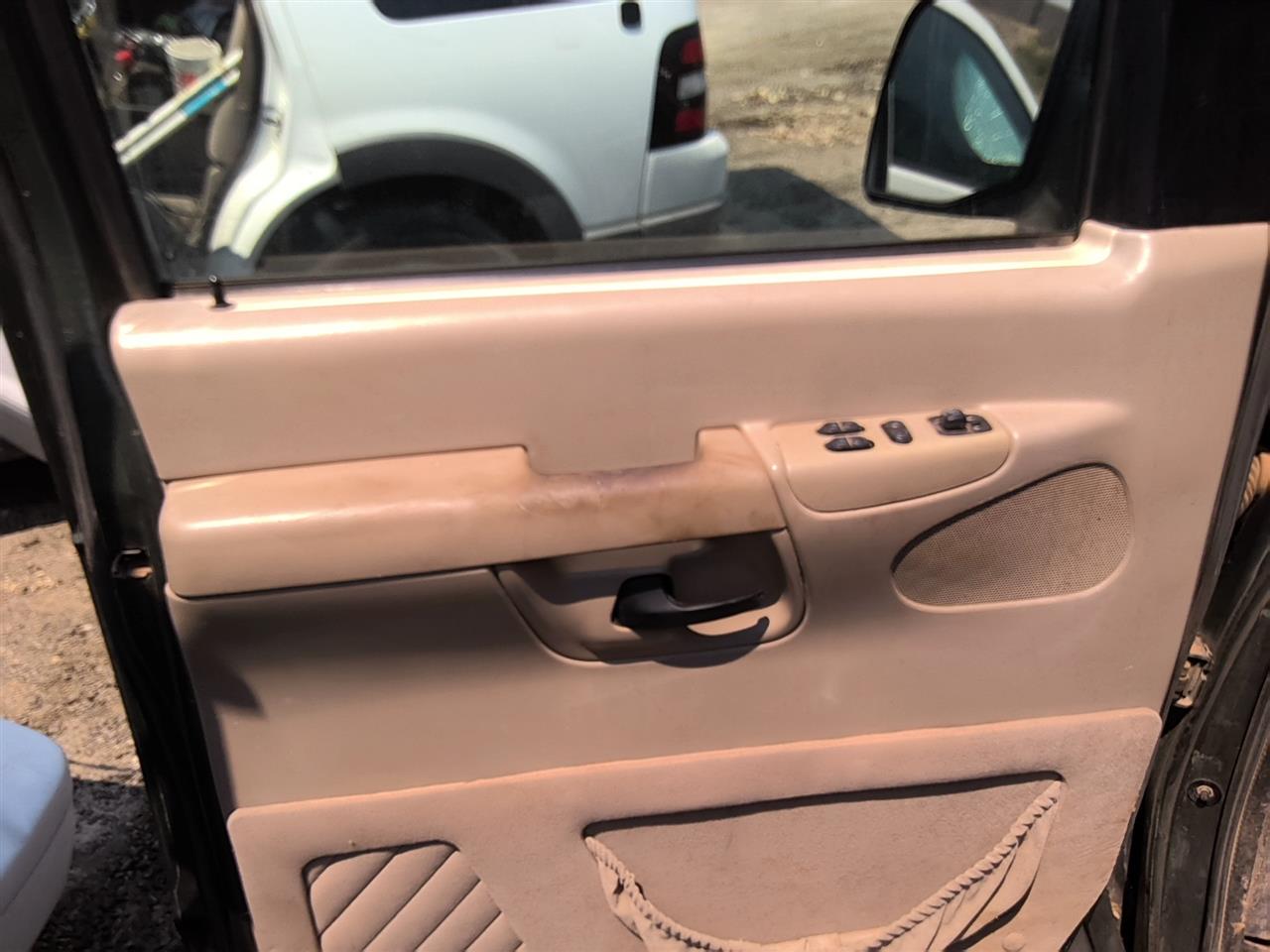 https://f005.backblazeb2.com/file/img-partshotlines-com/Inventory/SW52/Vehicle/21877_02.jpg