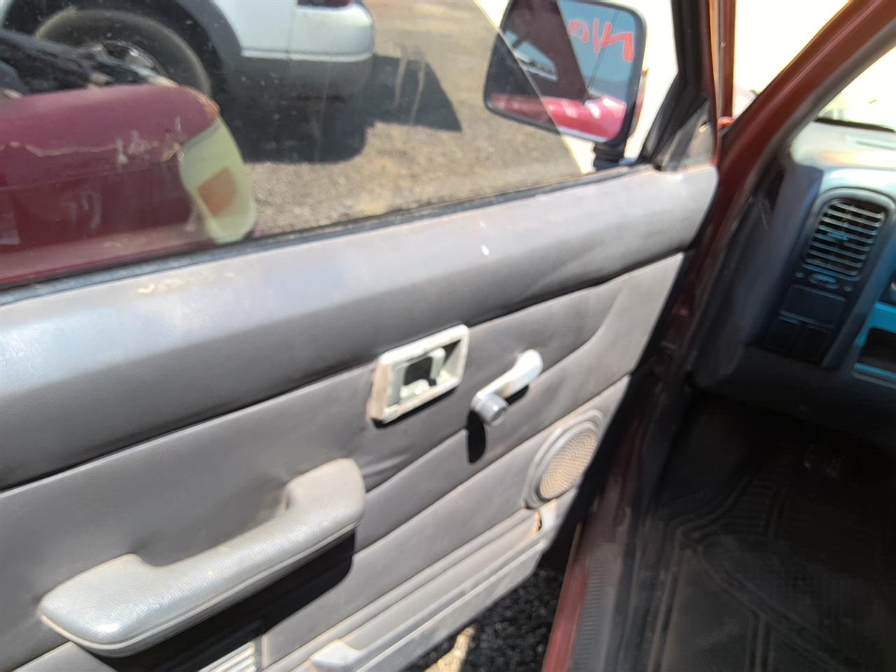 https://f005.backblazeb2.com/file/img-partshotlines-com/Inventory/SW52/Vehicle/21891_02.jpg
