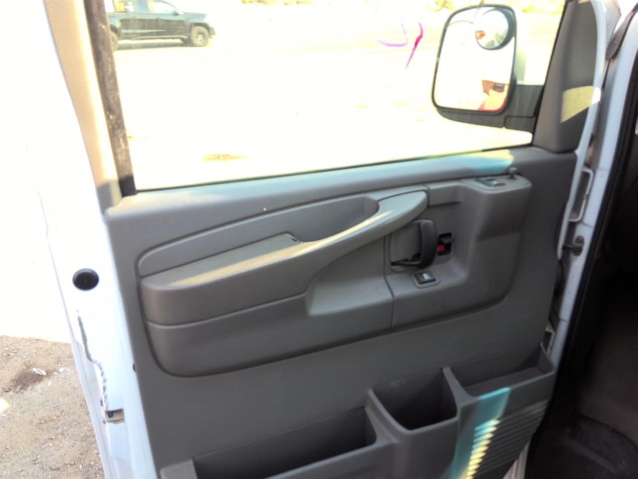 https://f005.backblazeb2.com/file/img-partshotlines-com/Inventory/SW52/Vehicle/21897_02.jpg