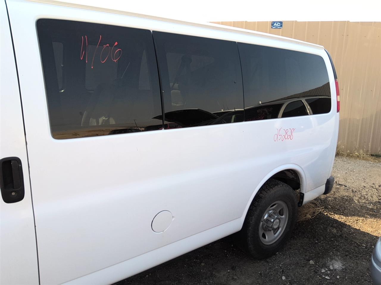 https://f005.backblazeb2.com/file/img-partshotlines-com/Inventory/SW52/Vehicle/21897_12.jpg
