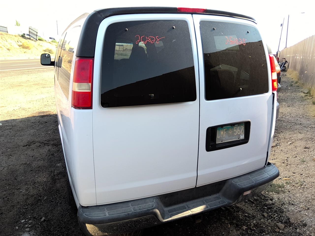 https://f005.backblazeb2.com/file/img-partshotlines-com/Inventory/SW52/Vehicle/21897_13.jpg