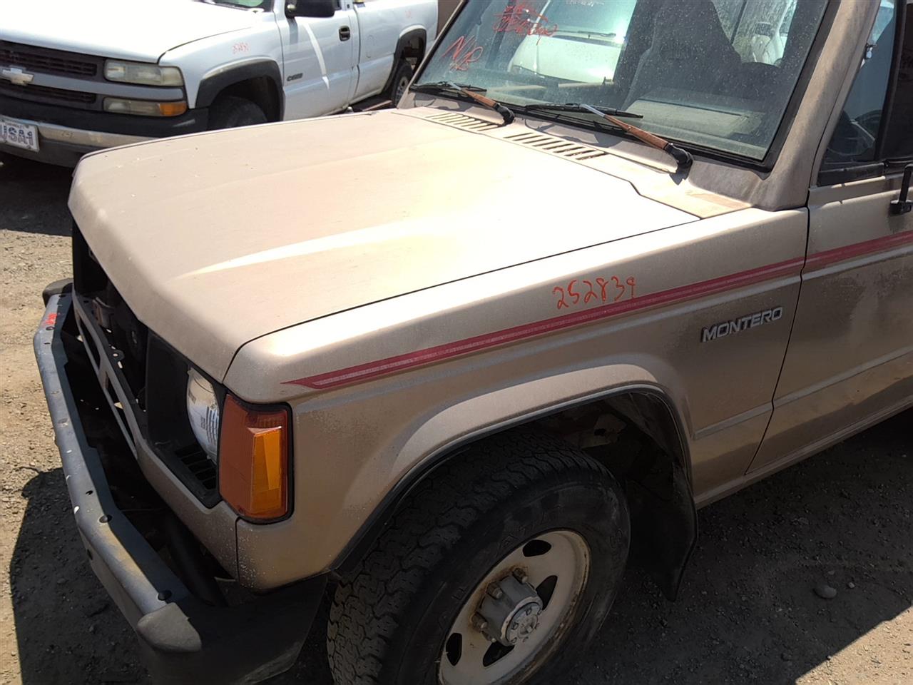 https://f005.backblazeb2.com/file/img-partshotlines-com/Inventory/SW52/Vehicle/21908_10.jpg