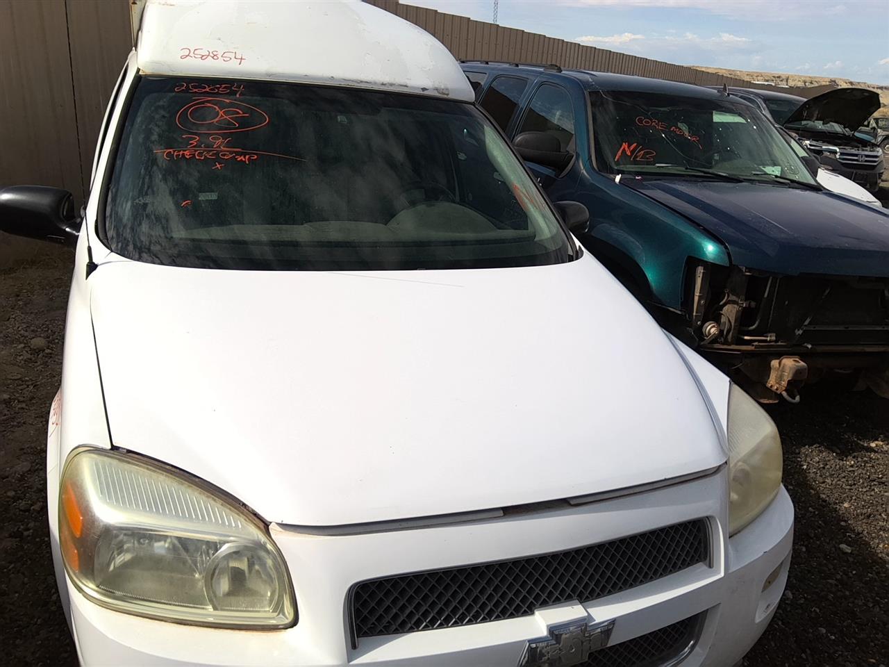 https://f005.backblazeb2.com/file/img-partshotlines-com/Inventory/SW52/Vehicle/21923_09.jpg