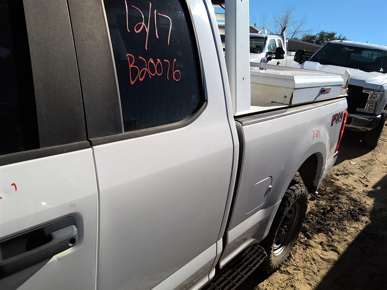 https://f005.backblazeb2.com/file/img-partshotlines-com/Inventory/SW52/Vehicle/21960_13.jpg