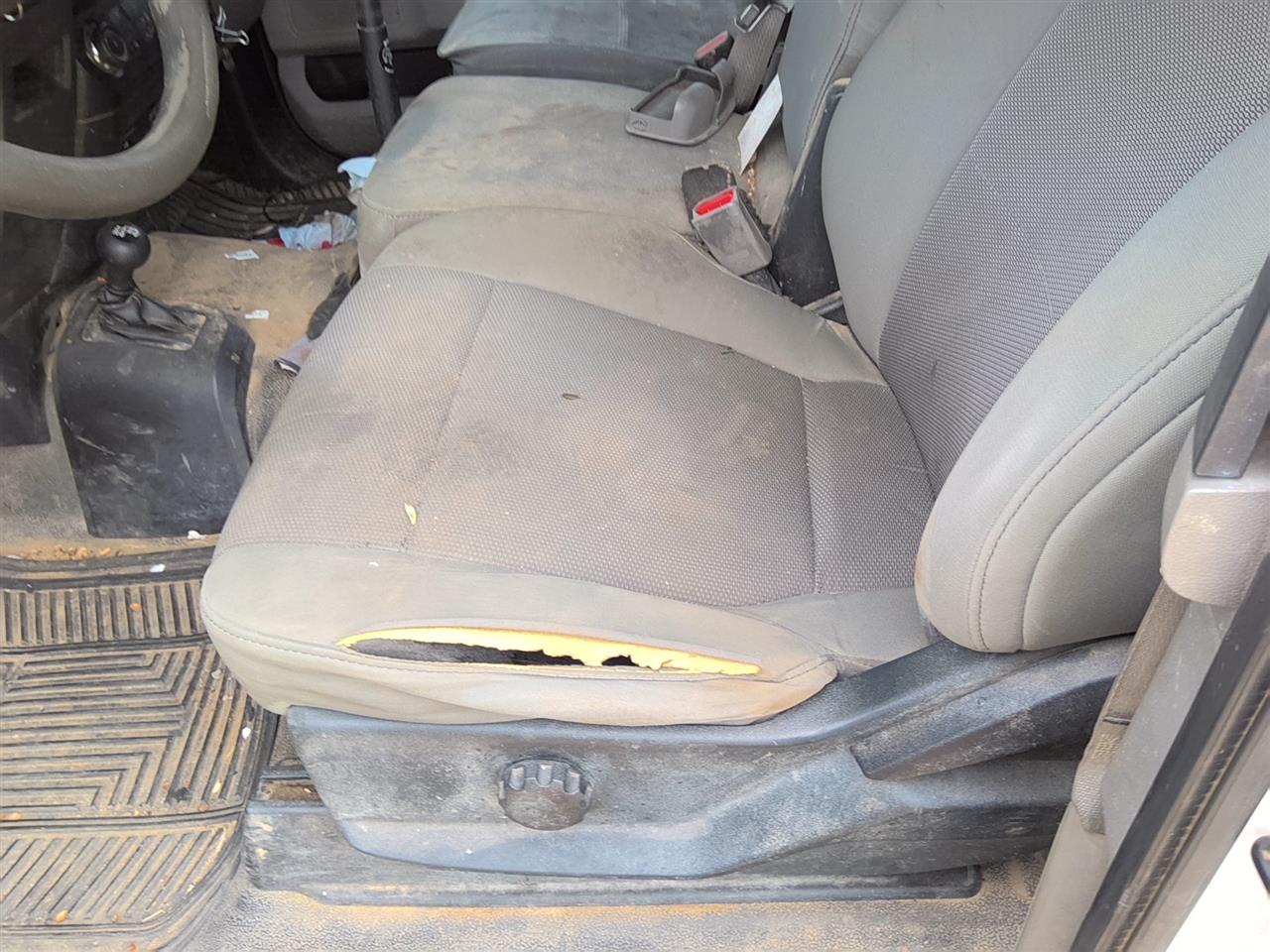 https://f005.backblazeb2.com/file/img-partshotlines-com/Inventory/SW52/Vehicle/21961_03.jpg