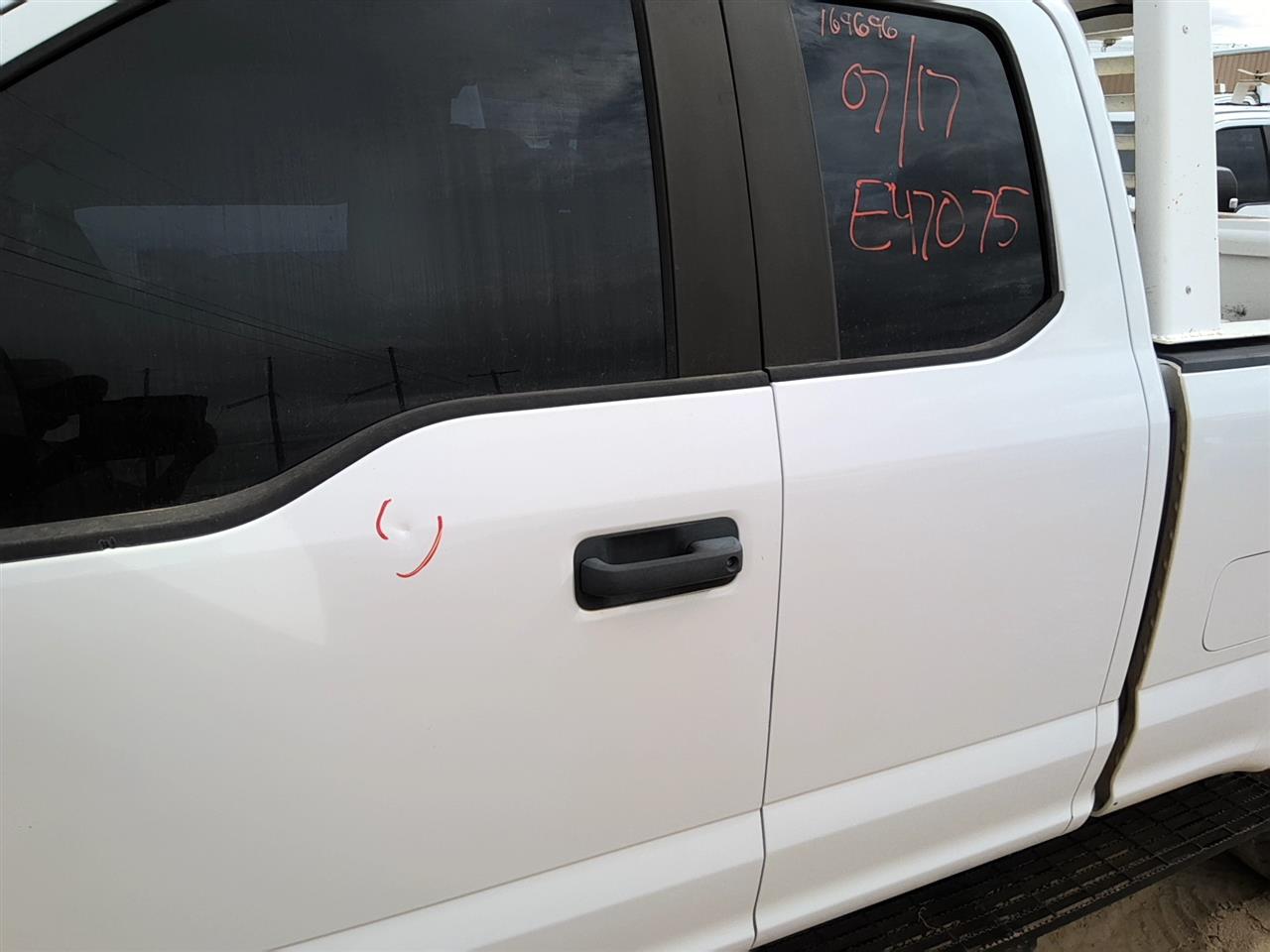 https://f005.backblazeb2.com/file/img-partshotlines-com/Inventory/SW52/Vehicle/21961_13.jpg