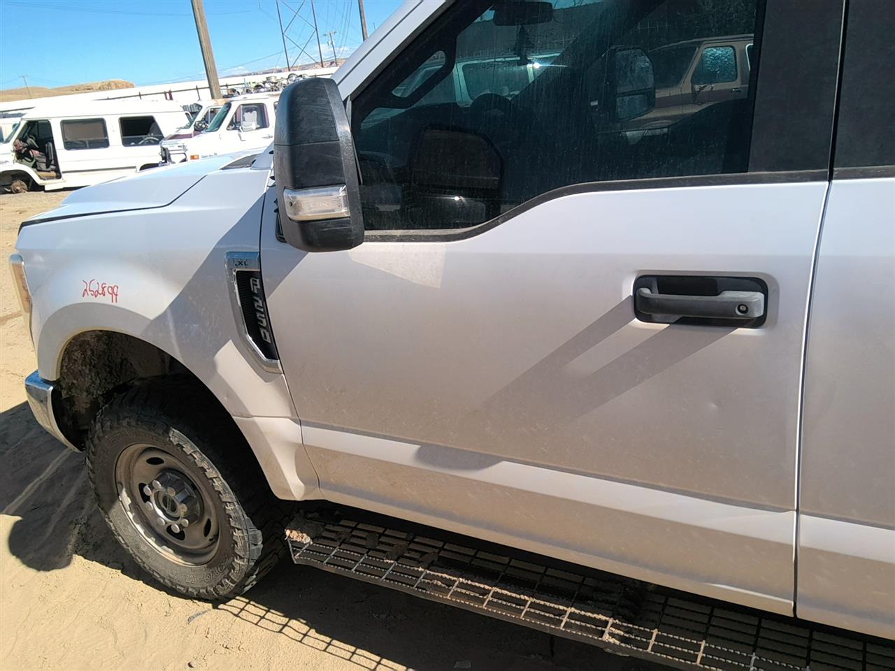 https://f005.backblazeb2.com/file/img-partshotlines-com/Inventory/SW52/Vehicle/21968_12.jpg