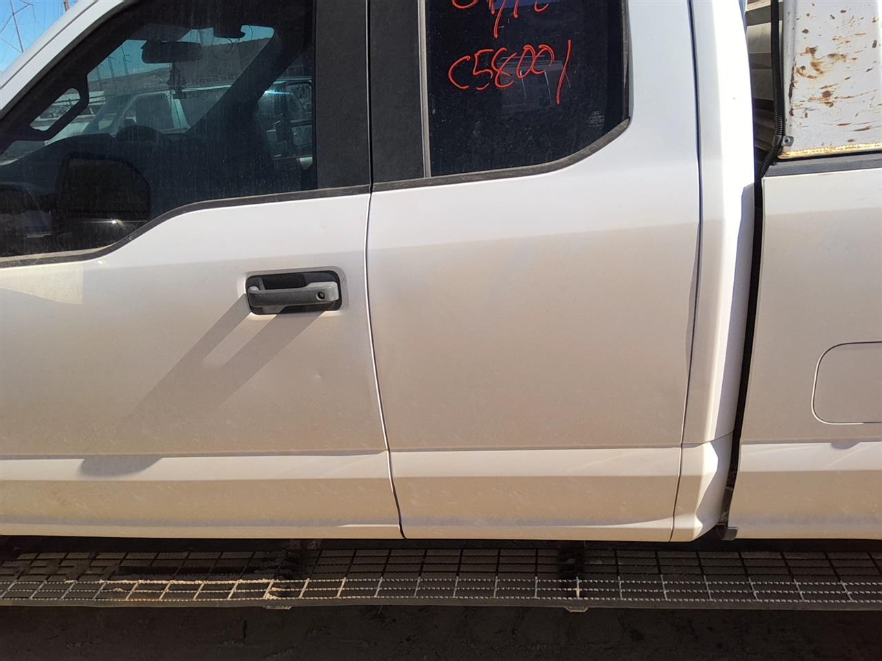 https://f005.backblazeb2.com/file/img-partshotlines-com/Inventory/SW52/Vehicle/21968_13.jpg