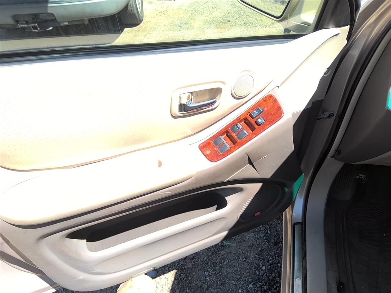 https://f005.backblazeb2.com/file/img-partshotlines-com/Inventory/SW52/Vehicle/22010_02.jpg