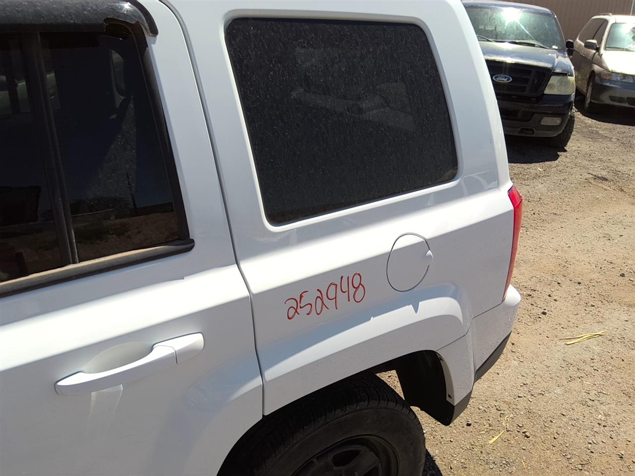 https://f005.backblazeb2.com/file/img-partshotlines-com/Inventory/SW52/Vehicle/22018_13.jpg