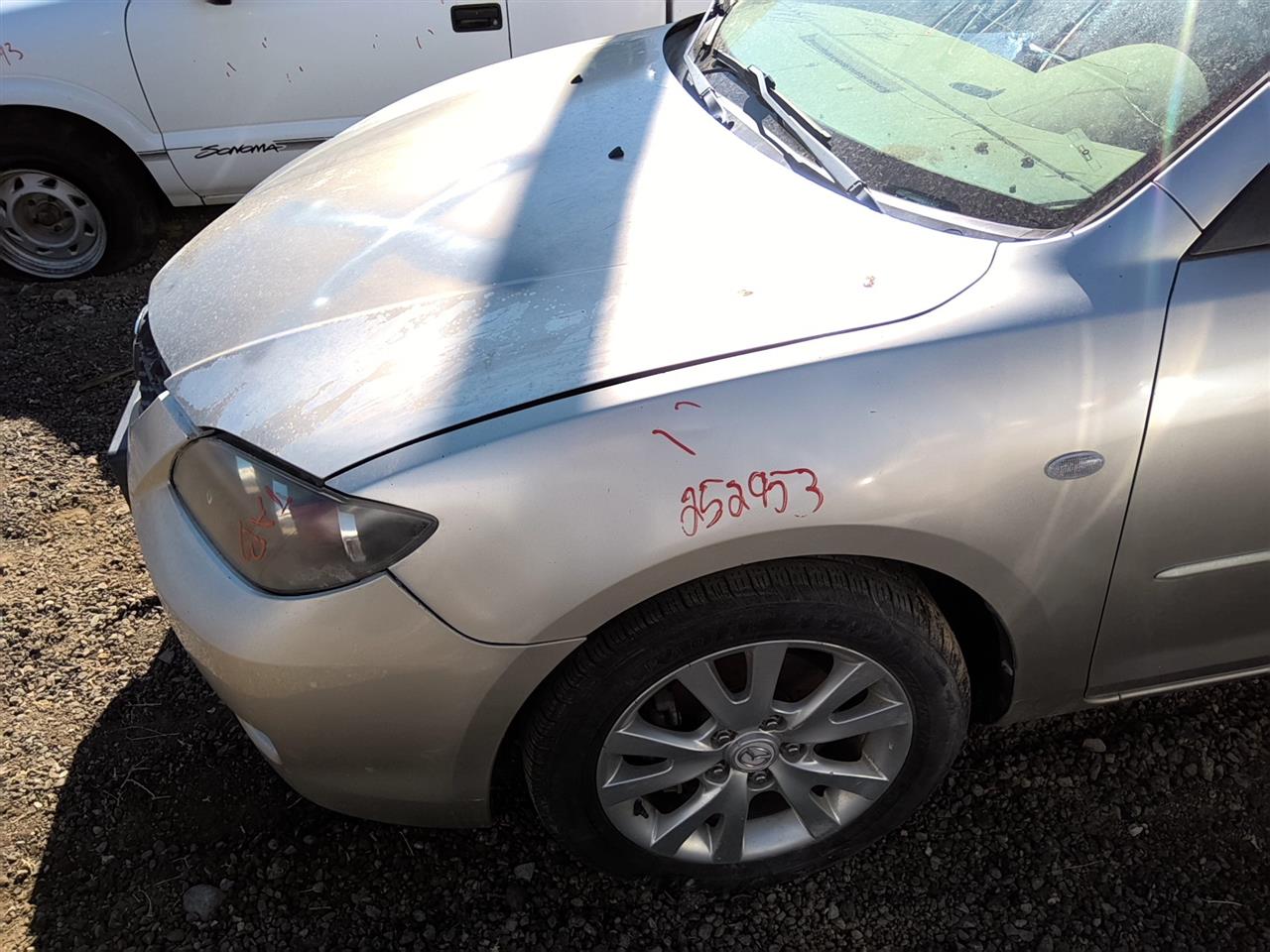https://f005.backblazeb2.com/file/img-partshotlines-com/Inventory/SW52/Vehicle/22023_09.jpg