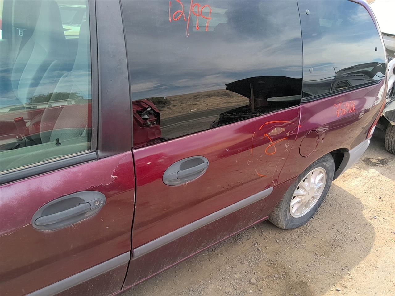https://f005.backblazeb2.com/file/img-partshotlines-com/Inventory/SW52/Vehicle/22038_11.jpg