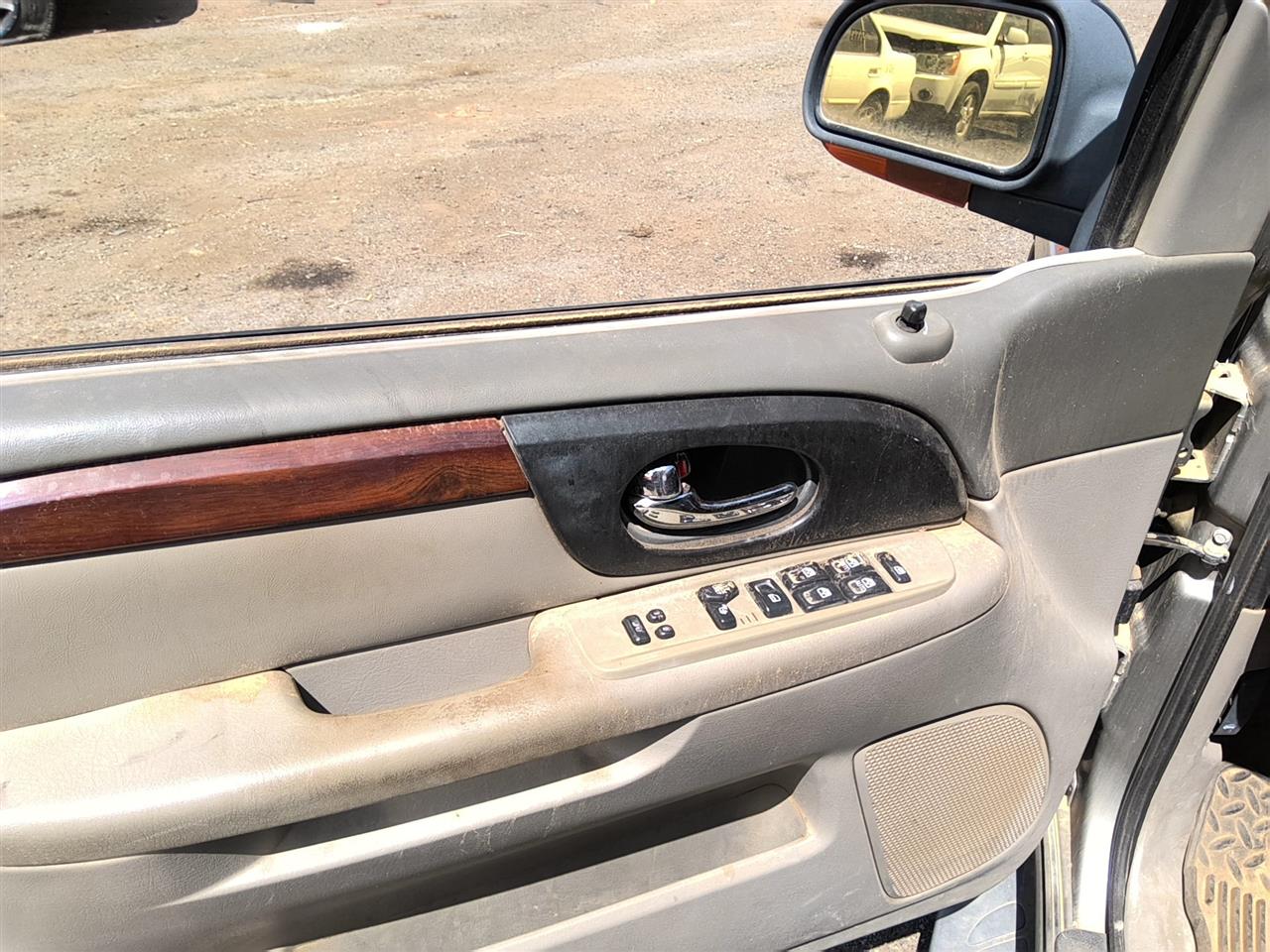 https://f005.backblazeb2.com/file/img-partshotlines-com/Inventory/SW52/Vehicle/22063_02.jpg
