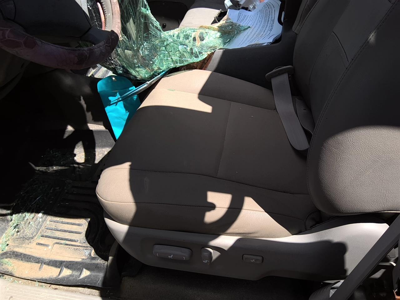 https://f005.backblazeb2.com/file/img-partshotlines-com/Inventory/SW52/Vehicle/22077_03.jpg