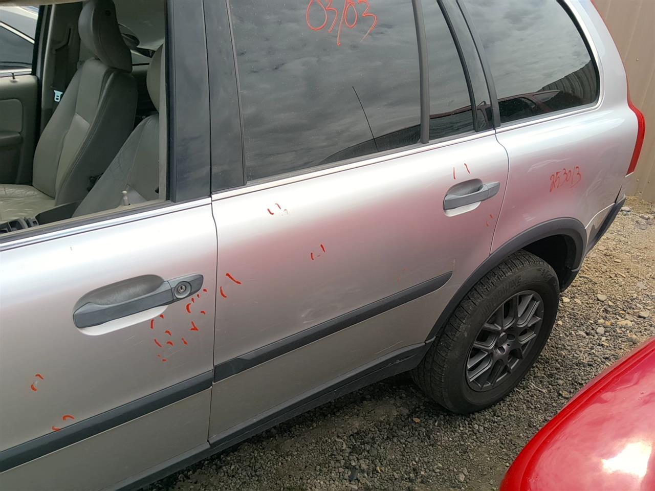 https://f005.backblazeb2.com/file/img-partshotlines-com/Inventory/SW52/Vehicle/22083_13.jpg
