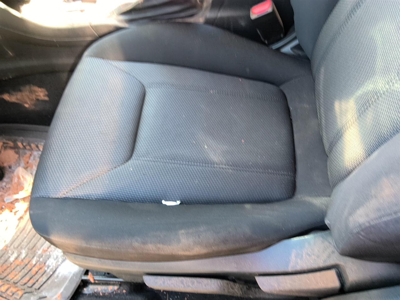 https://f005.backblazeb2.com/file/img-partshotlines-com/Inventory/SW52/Vehicle/22093_03.jpg