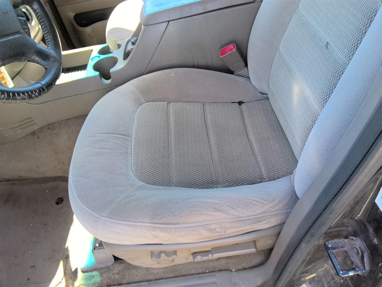 https://f005.backblazeb2.com/file/img-partshotlines-com/Inventory/SW52/Vehicle/22095_03.jpg