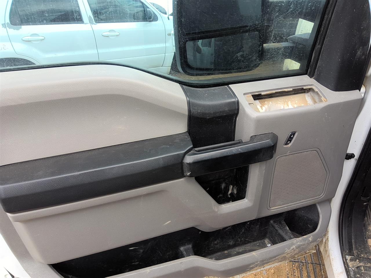 https://f005.backblazeb2.com/file/img-partshotlines-com/Inventory/SW52/Vehicle/22125_02.jpg
